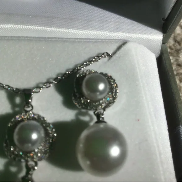 ❤️ NIB Cesca Vanna Crystal Pearl & CZ Necklace/ Earring Set - Picture 10 of 10